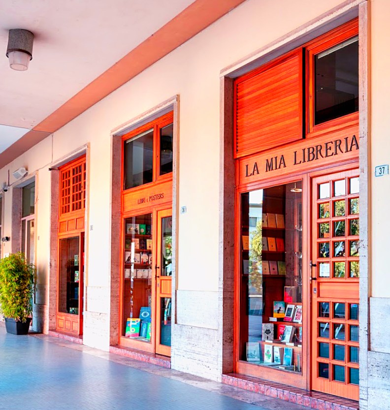 Mostra d'arte permanente di Silvio Sangiorgi presso La Mia Libreria, Piazza della Libertร a Latina